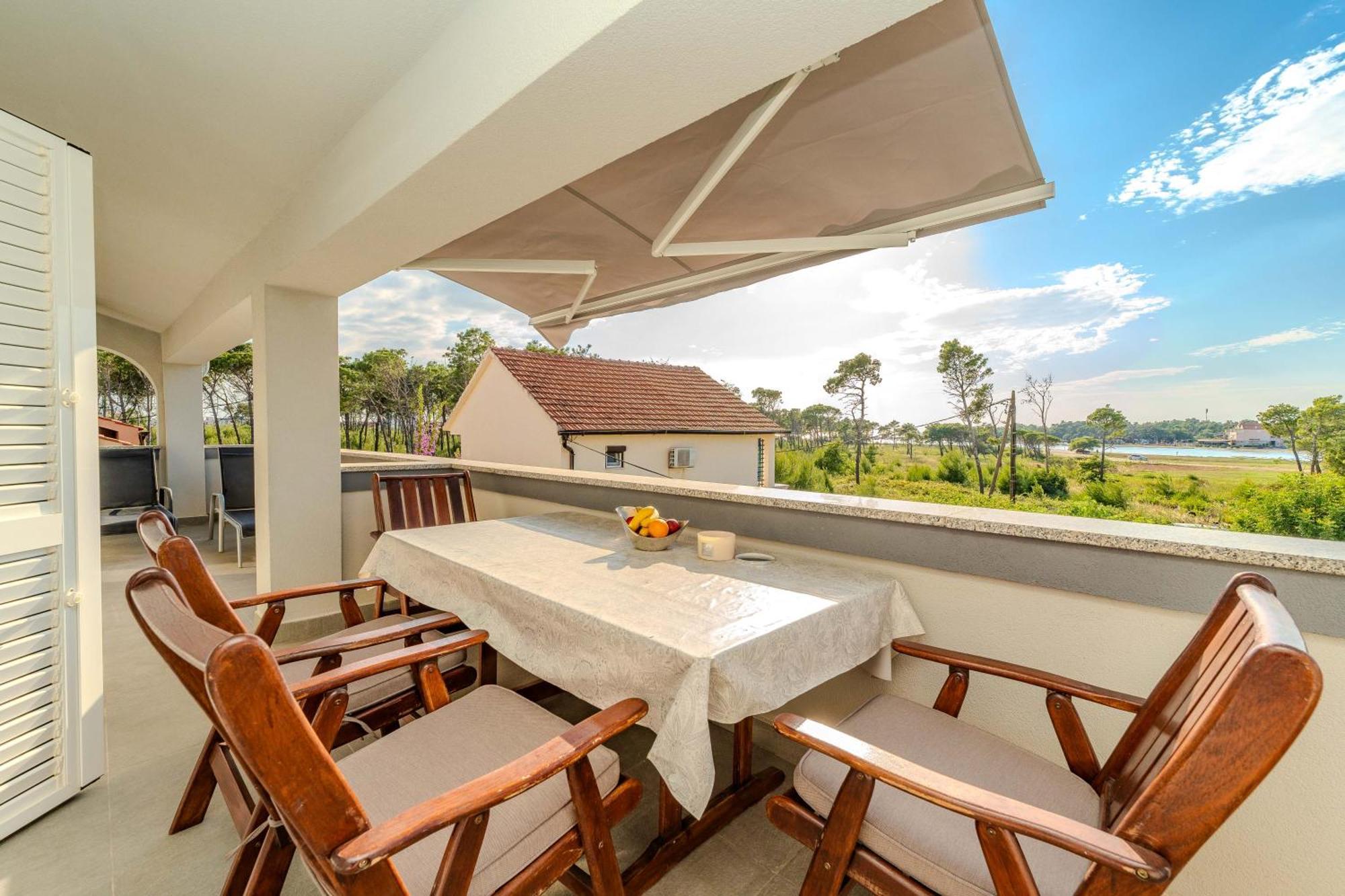 Apartments Dalmatia (Adults Only) Privlaka  Exterior photo