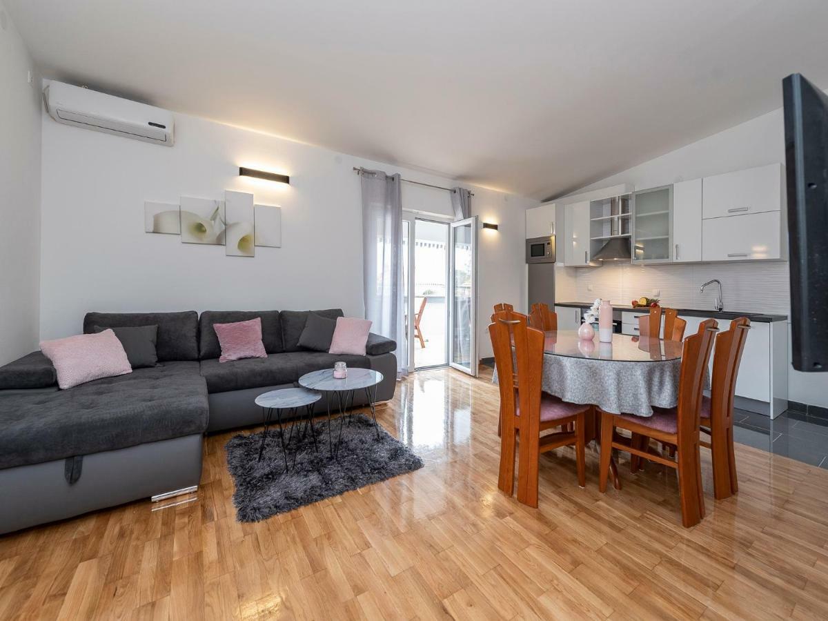 Apartments Dalmatia (Adults Only) Privlaka  Exterior photo